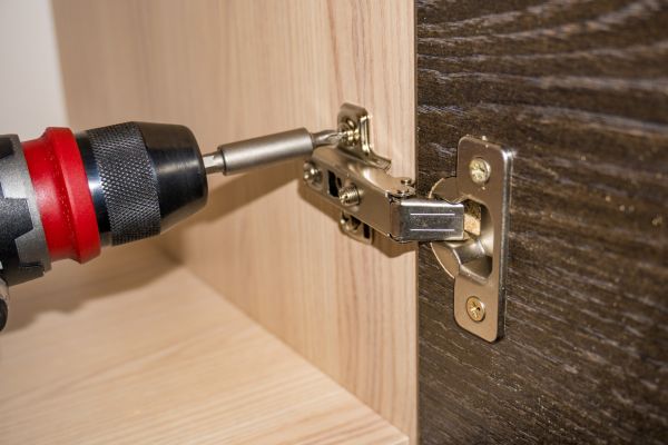 Cabinet Hinge Replacement in San Marcos