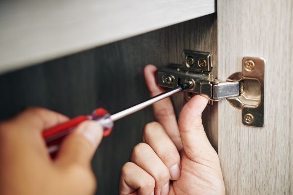 Cabinet Hinge Installation in San Marcos